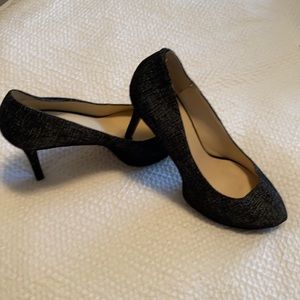 Women’s high heel pumps. 💙💜